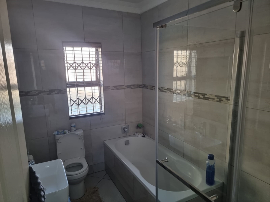 4 Bedroom Property for Sale in Rustenburg Central North West